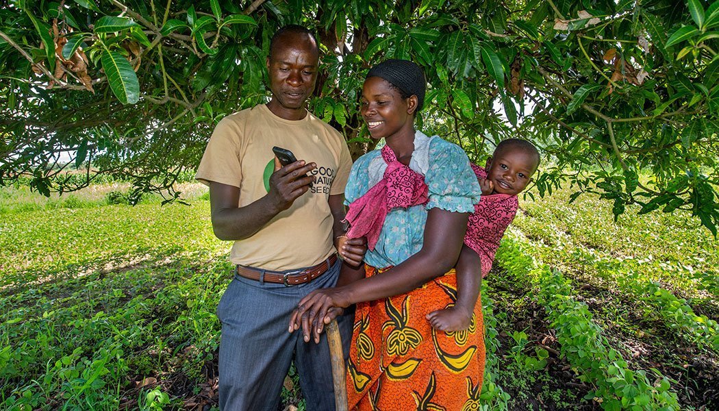 GNA-Agent-Working-with-Farmer